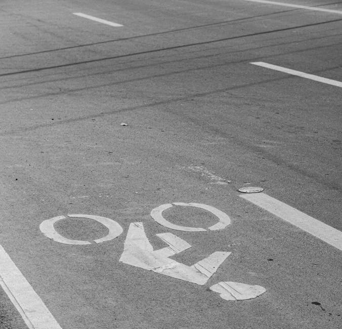 Segnalazione orizzontale per pista ciclabile in città